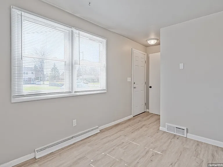 2261- 2267 Preble Ave. — Photo 3