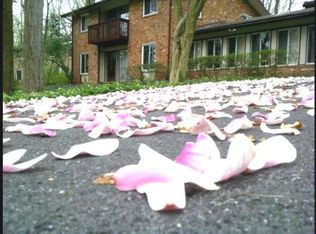 7911 Park Overlook Dr, Bethesda, MD 20817