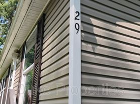29 Maple Dr