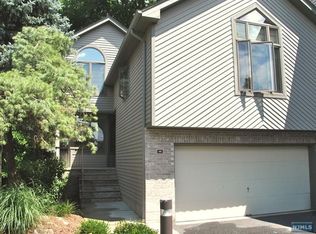 418 Dogwood Ct, Norwood, NJ 07648