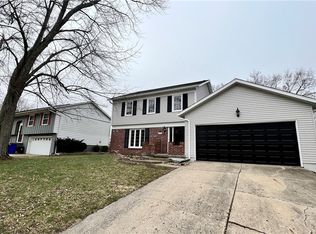 3823 N Northbrook Dr, Decatur, IL 62526