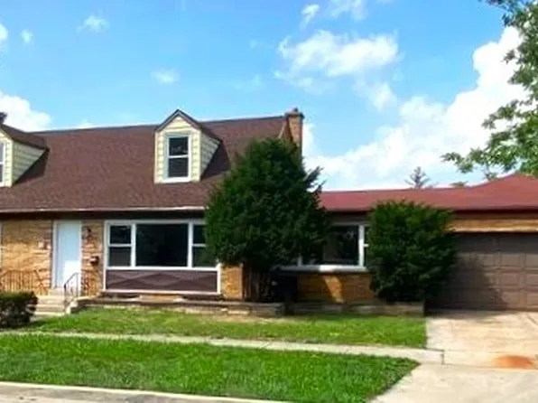 725 Newcastle Ave, Westchester, IL 60154