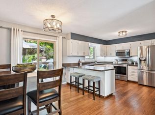 8933 Oakview Ln N, Maple Grove, MN 55369