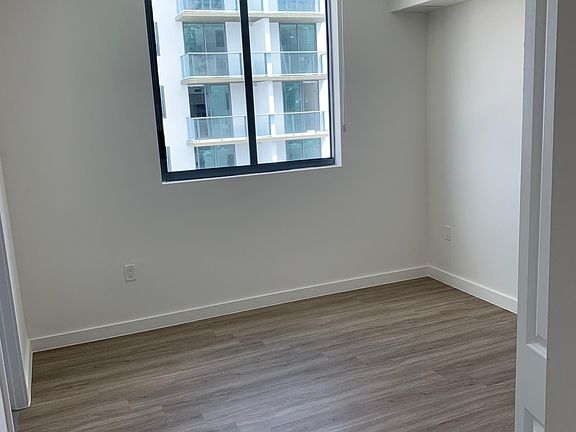4th image of 2222 NE 2nd Ave #536
