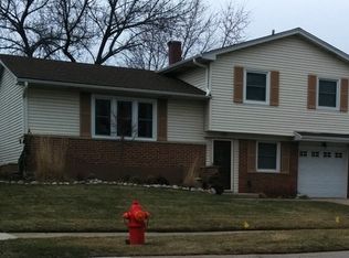 1366 Volkamer Trl, Elk Grove Village, IL 60007