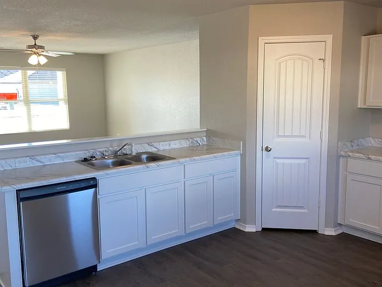 1760 Ryder St — Photo 7