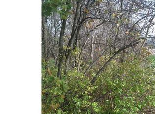 422 S Main St, Suffield, CT 06078