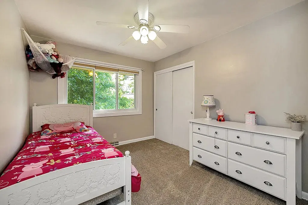 4 bed, 1003 sqft, $1,800 — Photo 4