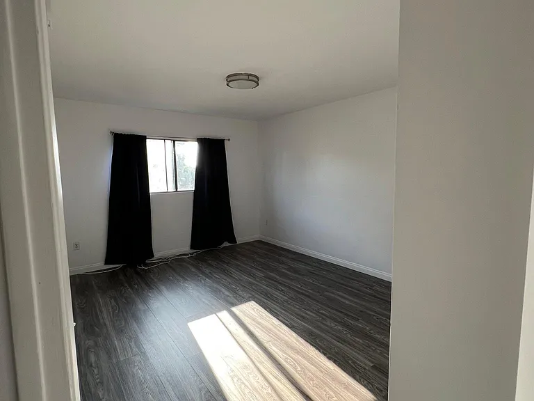 17836 Killion St — Photo 27
