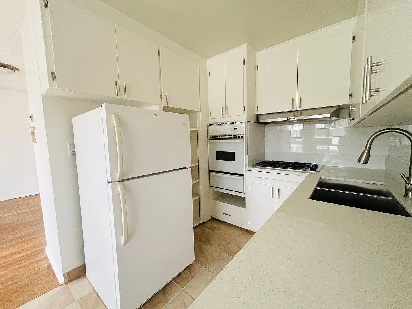 1 bed, 1.0 bath, 650 sqft, $2,195 — Photo 4