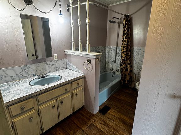 3rd image of 205 W Hobson Ave