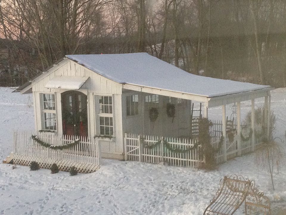 Shabby shack -