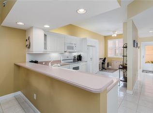 6750 Beach Resort Dr APT 11, Naples, FL 34114