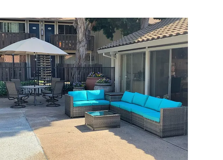 Almaden Terrace — Photo 15