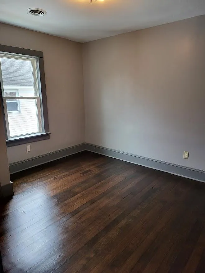 3 bed, 1025 sqft, $2,195 — Photo 4