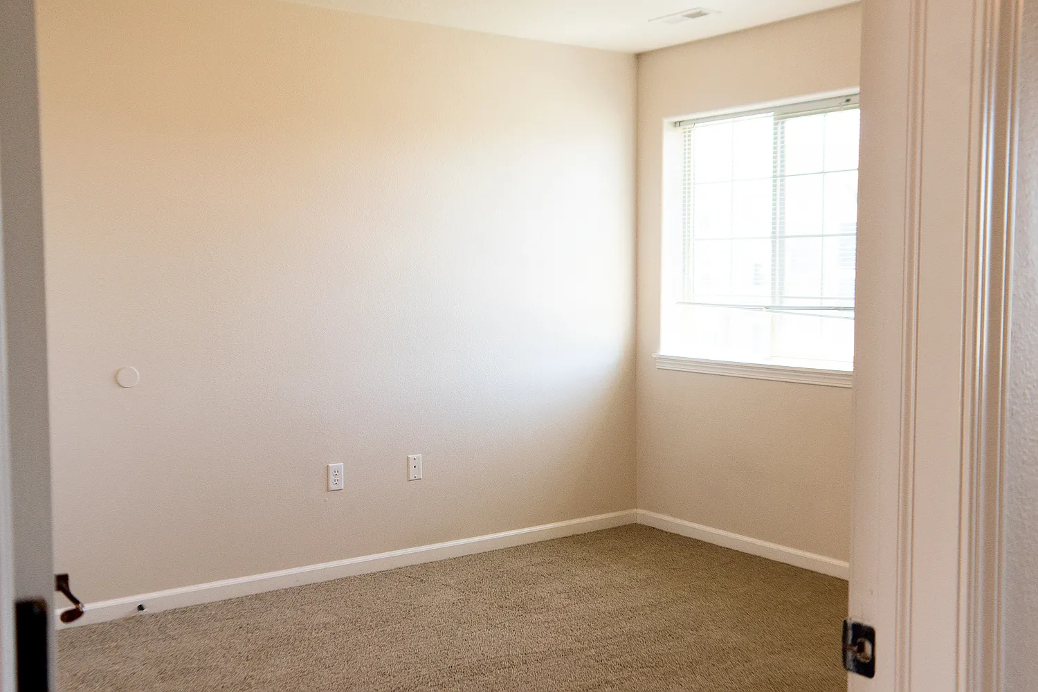 3 bed, 1100 sqft, $1,325 — Photo 2