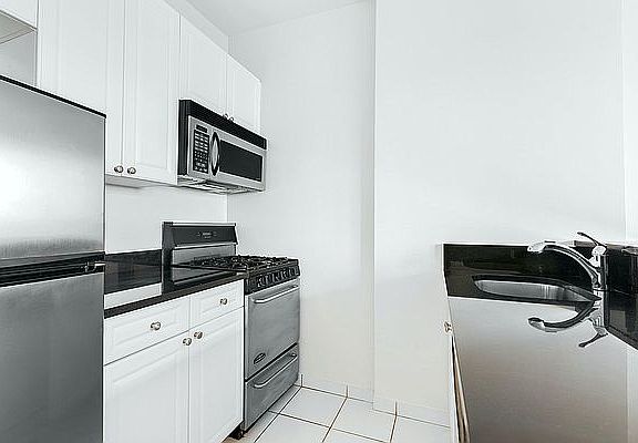 4th image of 160 W 22nd St APT 201