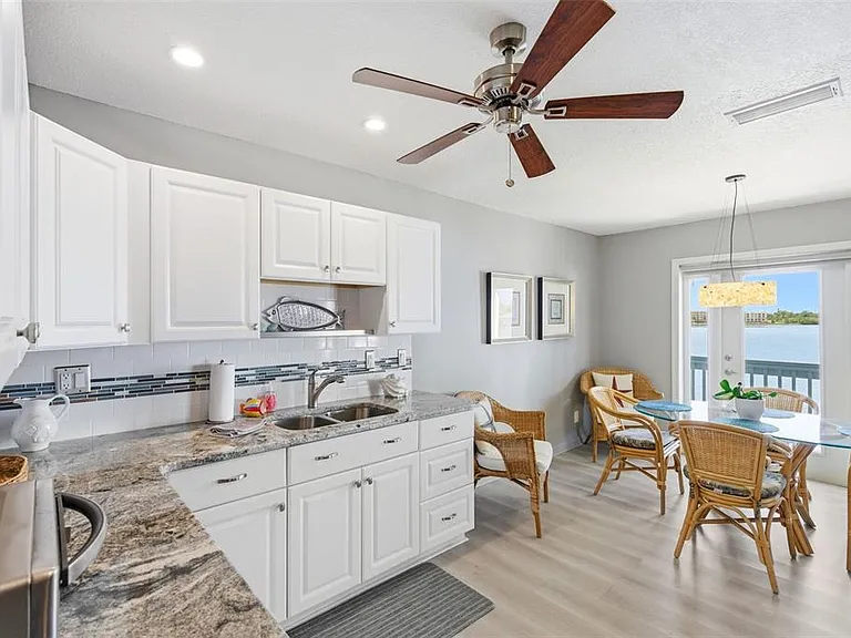 4805 Cobia Dr SE #D — Photo 8