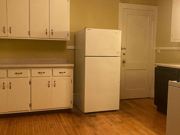 3rd image of 3400 Fremont Ave S