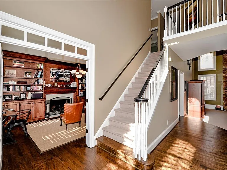 265 Windsor Gate Cv — Photo 5