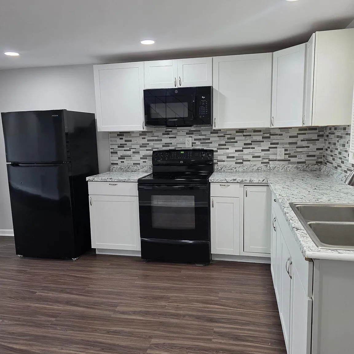 2 bed, 1024 sqft, $1,500 — Photo 2