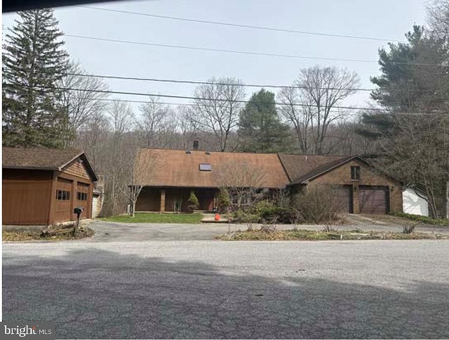1st image of 581 Mallard Rd