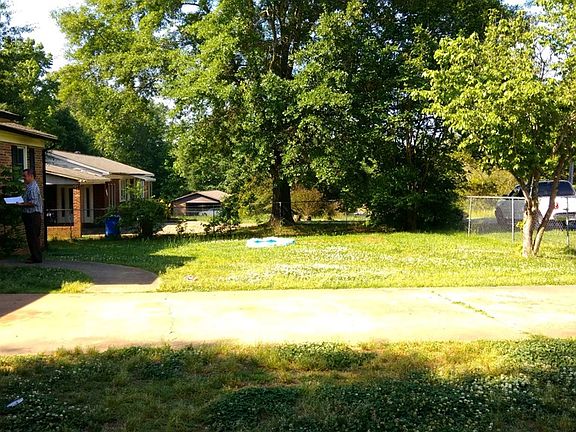 4th image of 2047 Green Oak Dr