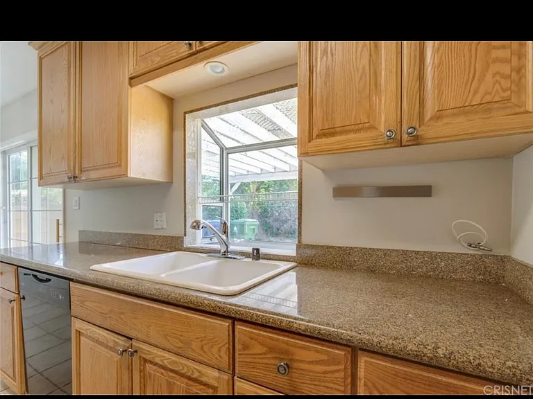 7913 Royer Ave — Photo 18