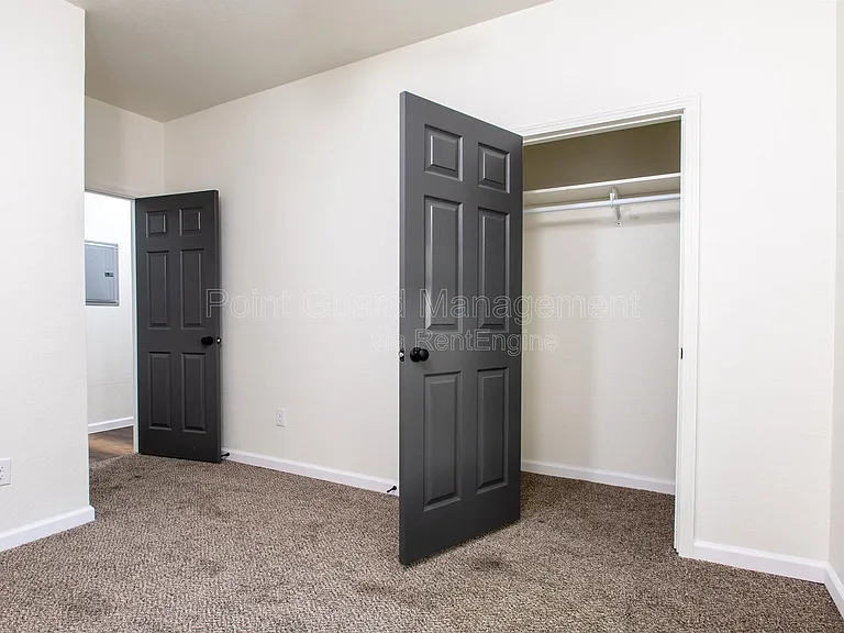 315 S Green St — Photo 11