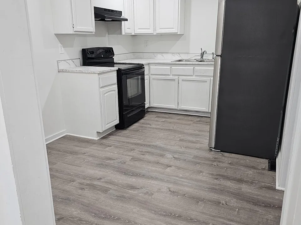 Kitchen entrance from living room