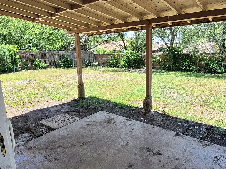 10562 Bounty Dr — Photo 7