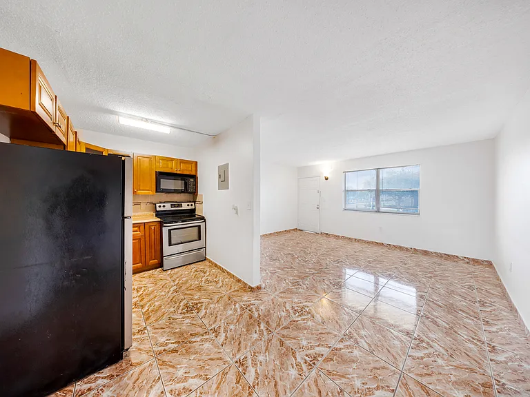 301 NW 177th St #201 — Photo 7
