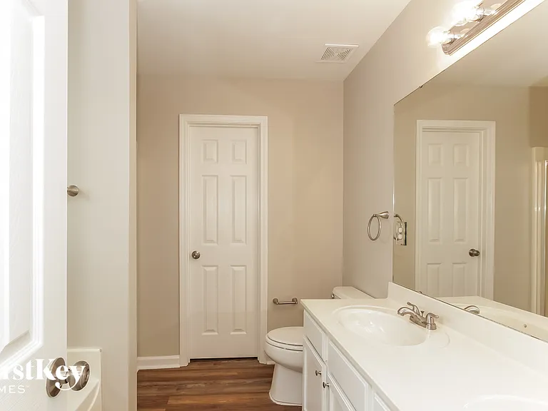6111 Forest Pond Dr — Photo 10