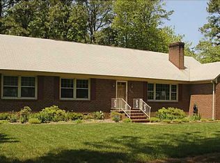 201 Parker Ln, Seaford, VA 23696