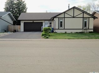 1003 6th St E, Rosetown, SK S0L2V0