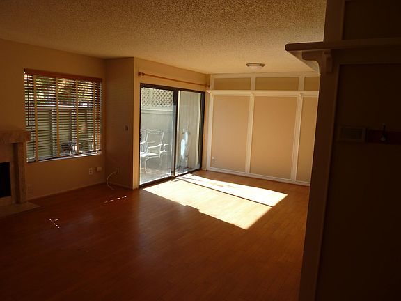 5th image of 27140 Hidaway Ave Unit 4