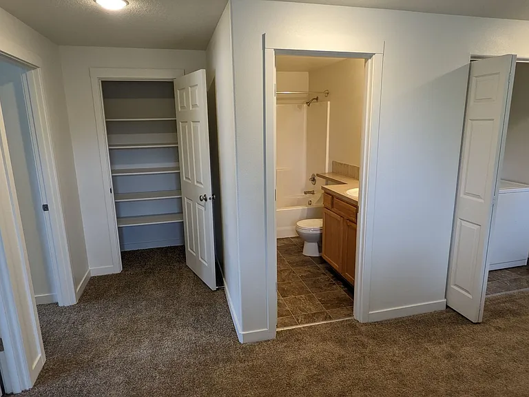 Halsey East Townhomes — Photo 149