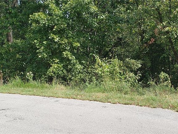 3rd image of Brunswick Dr