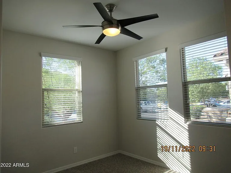 8530 W Flynn Ln — Photo 3
