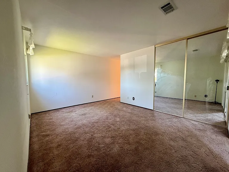 2810 Miller Ct — Photo 23