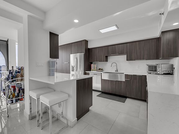 4th image of 7178 Promenade Drive #801b