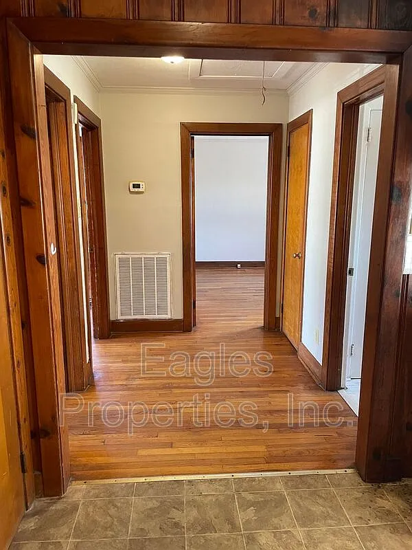 Building Photo - 1112 Beech St