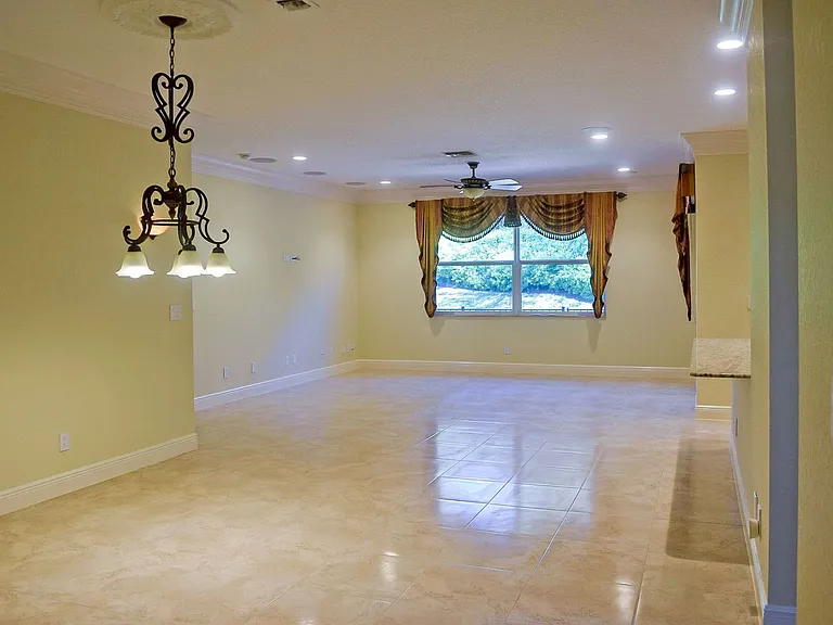 10160 SW Canossa Way — Photo 22