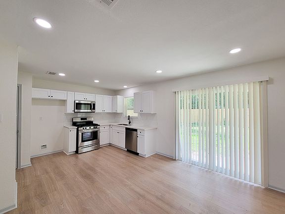 5th image of 9702 Kerry Glen Ln