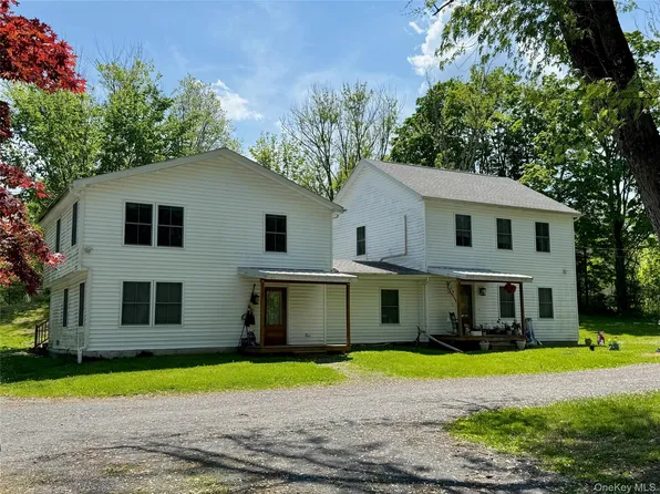 230 State Route 32 N, New Paltz, NY 12561