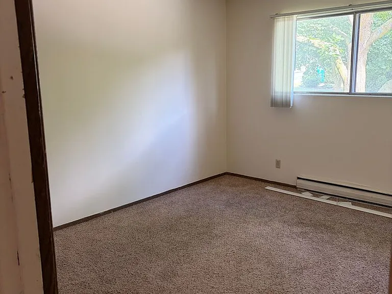 2037 Woodlawn Ave #1-10 — Photo 5