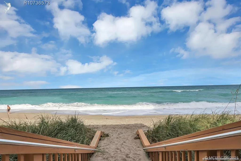 2 bed, 2.0 bath, 1023 sqft, $4,200 — Photo 1