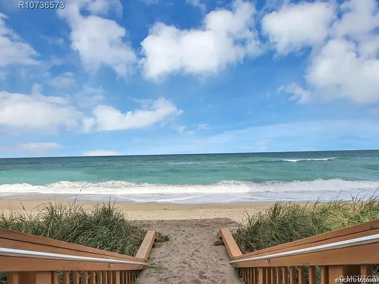 10600 S Ocean Dr #2 — Photo 2