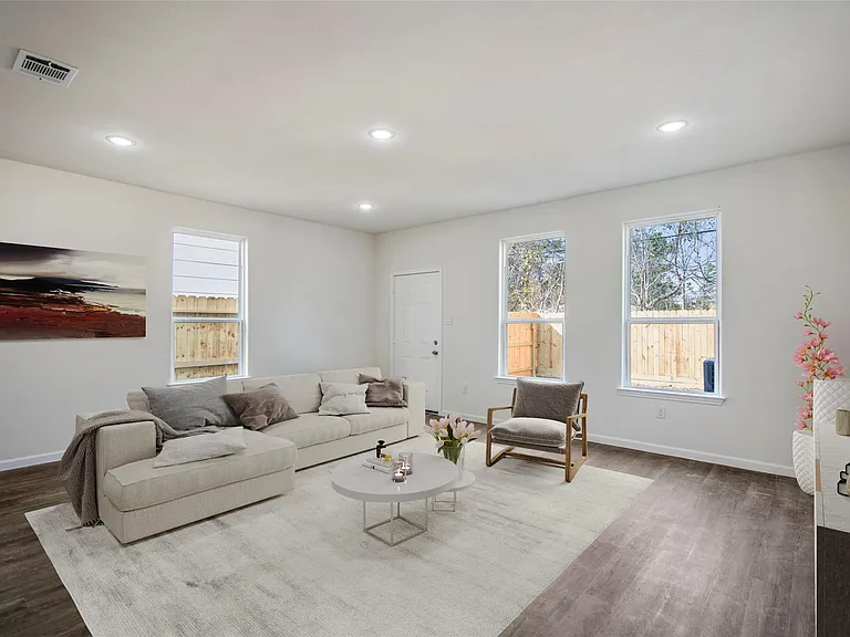 6513 Goldspier St — Photo 8