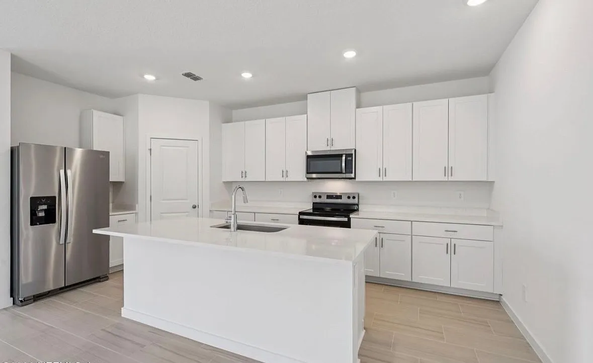 4 bed, 1842 sqft, $2,500 — Photo 1